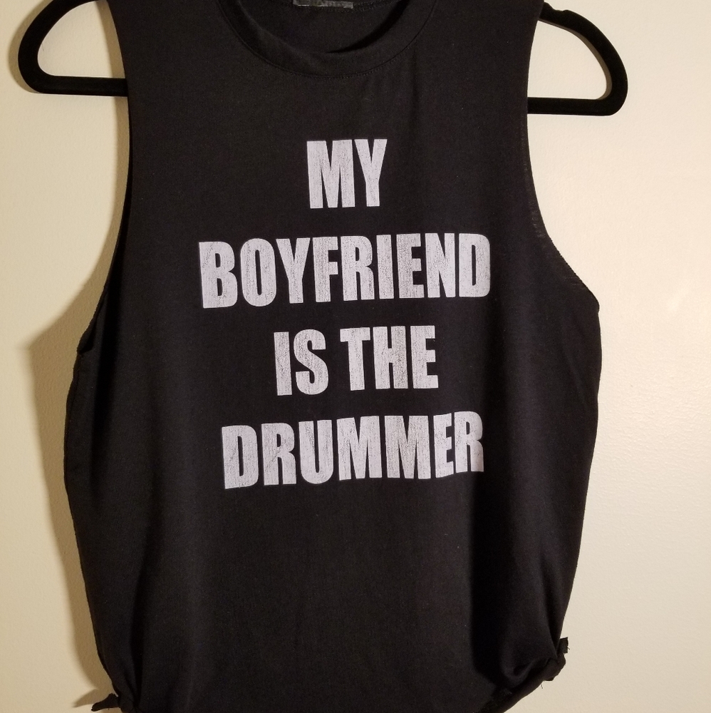 Black sleeveless graphic tee